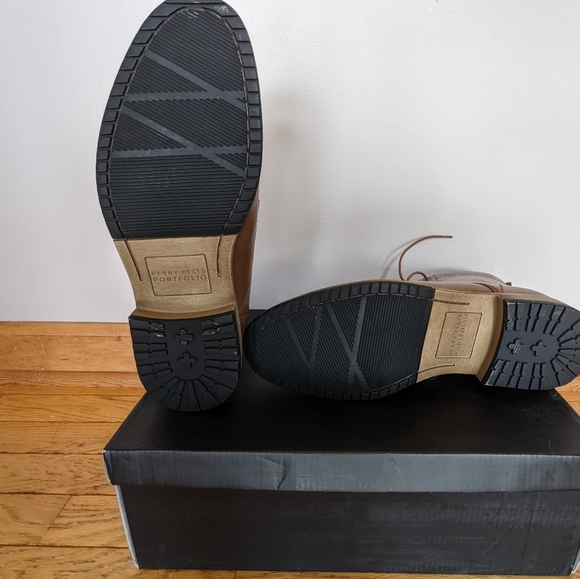 Brand new men's boots - Picture 3 of 4